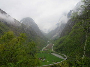 Flam.11.ValleyDistantFromBusBetter